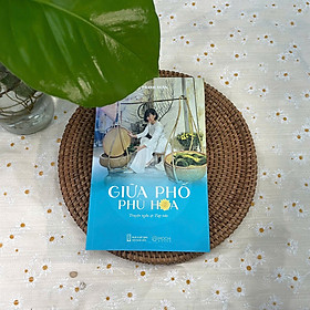 Sách - Giữa phố phù hoa