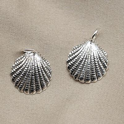 Combo 2 cái charm bạc hình vỏ xò treo - Ngọc Quý Gemstones