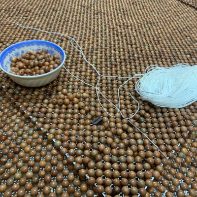 Đệm Lót Ghế Xe Ô Tô Hạt Gỗ Hương ( Mian .vn )