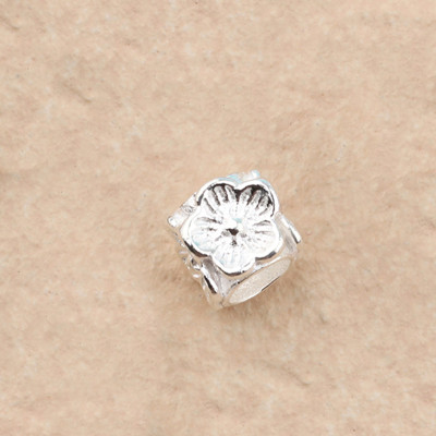 Combo charm bạc trắng chặn hạt hình vuông hoa 4 mặt - Ngọc Quý Gemstones