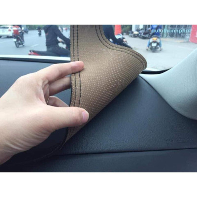 Thảm taplo da Cacbon KIA SOLUTO đời 2019-2021 cao cấp,chống nóng, chống trơn trượt
