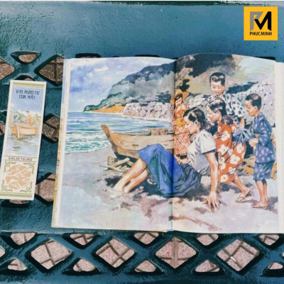 Sách Văn Học Kinh Điển - Hai Mươi Tư Con Mắt (Tái Bản/ Bìa Cứng, Tặng Postcard) - Sakae Tsuboi - Phúc Minh Books