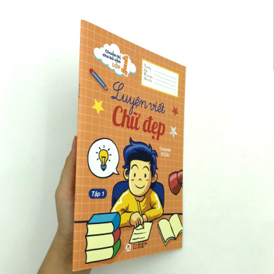 Chuẩn Bị Cho Bé Vào Lớp 1 - Luyện Viết Chữ Đẹp (Tập 1) (Tái Bản 2020)