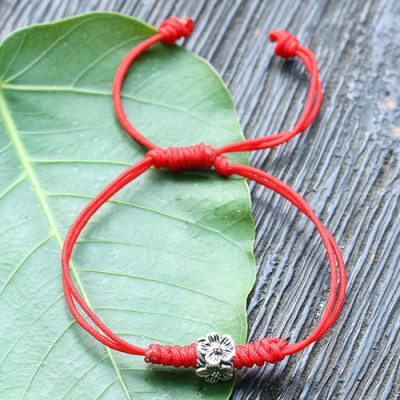 Vòng Kết Dây Đỏ Charm Hoa Bạc 4 Cạnh Ngọc Quý Gemstones GA1