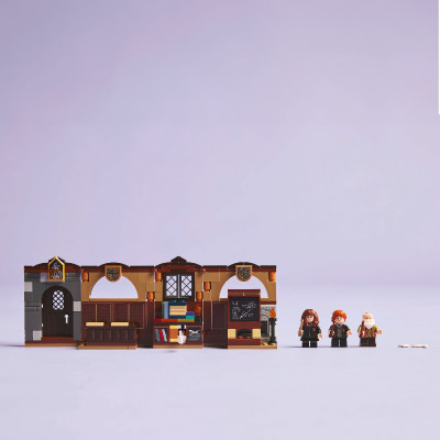 LEGO HARRY POTTER 76442 Đồ Chơi Lắp Ráp Lâu Đài Hogwarts: Lớp Học Bùa Chú (204 Chi Tiết)