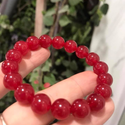 Vòng Tay May Mắn Đá Mã Não Đỏ Đậm Đẹp  size 10mm 18 Hạt  Nữ mạng Hỏa mạng Thổ ạ Màu Đỏ là màu Chiến Thắng ạ