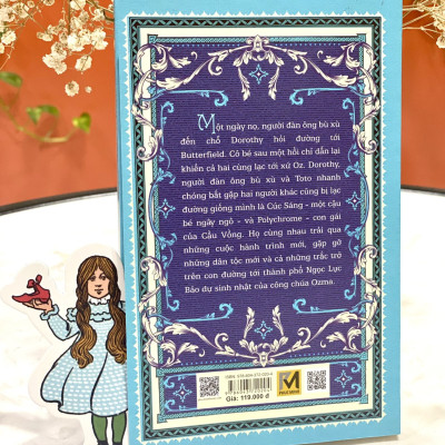 Đường tới xứ Oz - Tác giả L.Frank Baum (Bản dịch mới, tặng kèm 1 bookmark bế hình nhân vật)