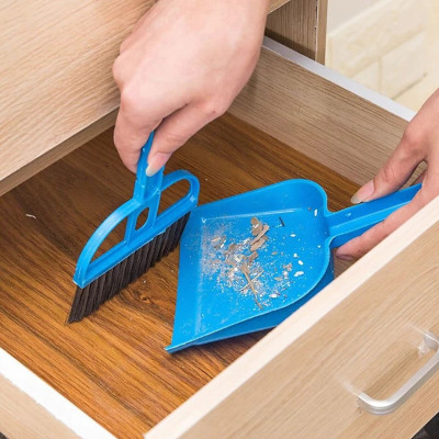 Dụng cụ vệ sinh nhà cửa thông minh 2 trong 1, chổi quét dọn mini kèm đồ hốt rác giúp dọn sạch bụi bám trên máy tính, góc tủ, cửa sổ,... GROFA- giao màu ngẫu nhiên 