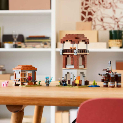 LEGO MINECRAFT 21278 Đồ Chơi Lắp Ráp Trạm Canh Của Kẻ Cướp Và Quái Thú Ravager (665 chi tiết)