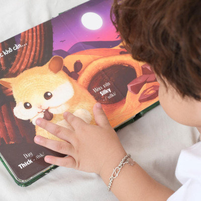 Touch And Feel - Sách Sờ Chạm Khám Phá - Thế Giới Động Vật - Một Ngày Giữa Thiên Nhiên