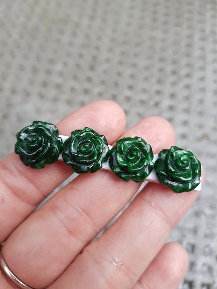 Bộ Lắc tay Hình Bông Hồng Nổi Đẹp 4 Viên Chất Liệu 100% Đá Cẩm Thạch Tự Nhiên 14,5mm Màu Xanh Đậm Đẹp Rất Sang Nữ về Lên Lắc Tay đeo đẹp ạ