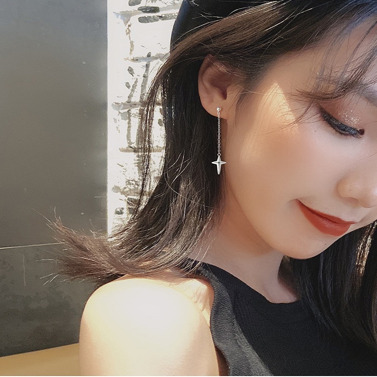 Đôi bông tai cách điệu dáng dài- ngắn khác biệt duyên dáng quyến rũ