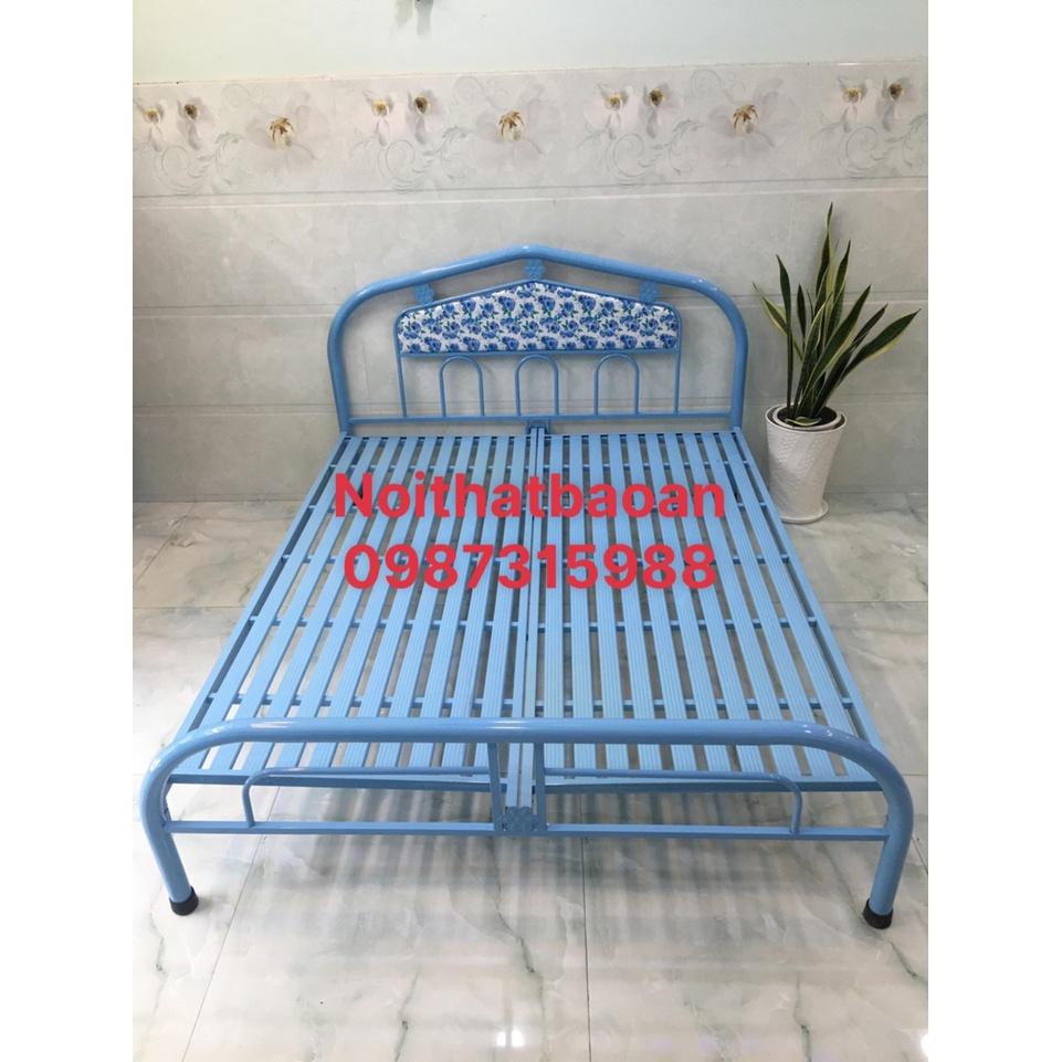 Giường sắt 1m8 x 2m màu đỏ