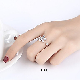 Nhẫn nữ mặt hoa chất liệu bạc s925 MS45b