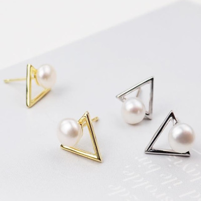 Bông tai hình tam giác đính hạt BT86