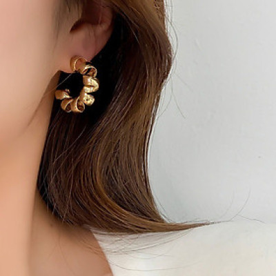 Earring, Khuyên nữ dáng tròn lò xo màu vàng