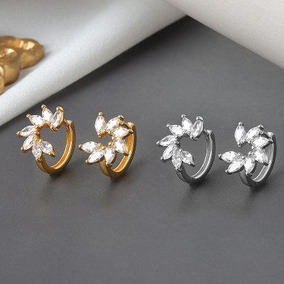 Khuyên tai bạc 925 Mặt Trời toả nắng 7 đá chủ long lanh lung linh lấp lánh nổi bật Dế Bạc - K5824