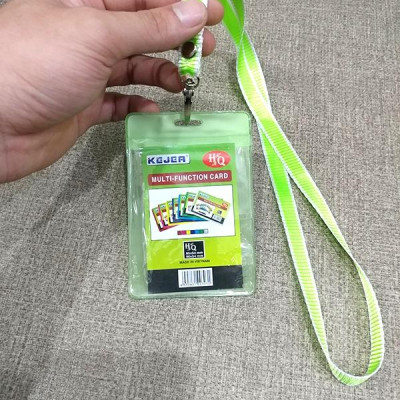 Bảng Tên Nhựa 2 Mặt Dọc - Dây Lụa Sọc - Kejea - Màu Xanh Lá