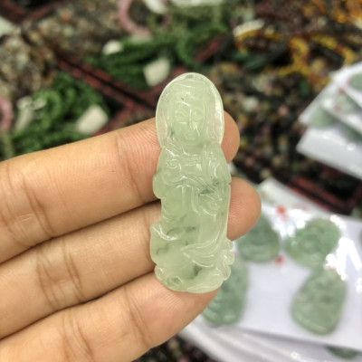 Mặt dây chuyền phật Bà Quan Thế Âm Bồ Tát đá ngọc phỉ thúy