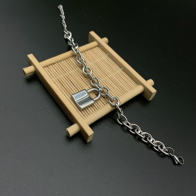 Vòng đeo tay xích tròn titanium không gỉ lắc khoá cá tính