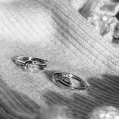 Khuyên tai bạc ý 925 bấm tròn nút thắt đính pha lê lấp lánh xinh xắn Dế Bạc - K5938