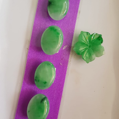 BỘ COMBO TRANG SỨC GỒM LẮC TAY OVAL VÀ MẶT DÂY CHUYỀN BÔNG HOA MAI  CHẤT LIỆU Đá CẨM THẠCH TỰ NHIÊN  MÀU XANH NGỌC BÓNG NỮ BỌC VÀNG ĐEO ĐẸP Ạ