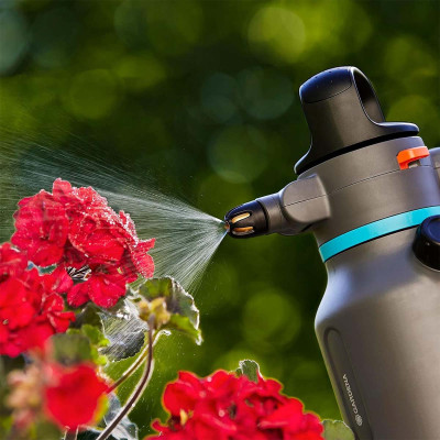 Bình tưới cây áp suất 1,25L Gardena 11120-20