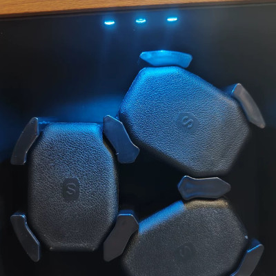 ￼Hộp Đồng Hồ Cơ Xoay Chất Liệu Gỗ Có Mặt Kính Và Đèn Led Dành Cho 3 Chiếc