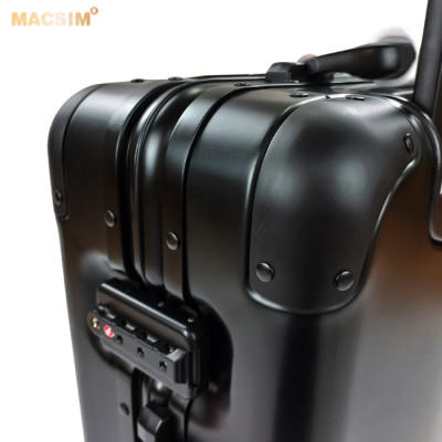 Vali du lịch cao cấp hợp kim nhôm nguyên khối MS1318 Macsim màu đen cỡ 24inches