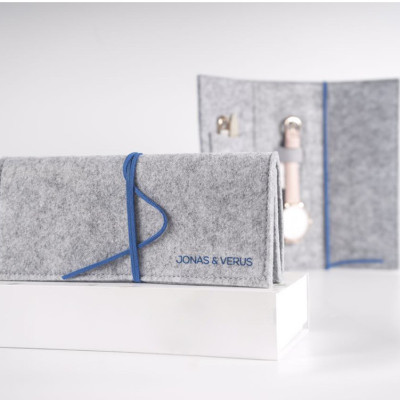 Đồng hồ đeo tay Nữ hiệu JONAS & VERUS X01646-Q3.PPWLR, Máy Pin (Quartz), Kính sappire chống trầy xước, Dây Da Italy