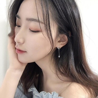 Bông tai đá bất đối xứng