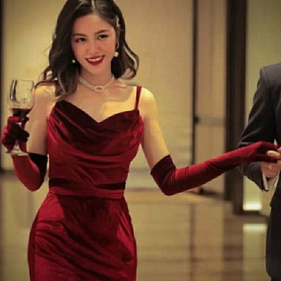 Găng tay chất liệu nhung màu đỏ cho Cô dâu và Dạ hội, đi tiệc, sự kiện, đạo cụ chụp ảnh MS: 44748