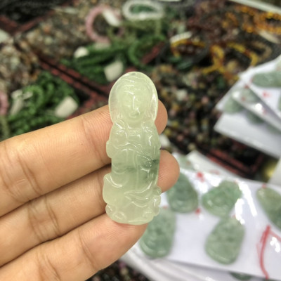 Mặt dây chuyền phật Bà Quan Thế Âm Bồ Tát đá ngọc phỉ thúy