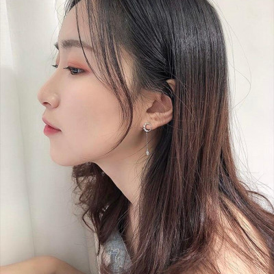 Bông tai đá bất đối xứng