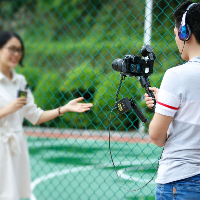 Bộ Micro Thu Âm Không Dây Saramonic Uwmic9 Kit1 - Quay Phim / Vlog / Livestream - Hàng Chính Hãng 