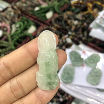 Mặt dây chuyền phật Bà Quan Thế Âm Bồ Tát đá ngọc phỉ thúy