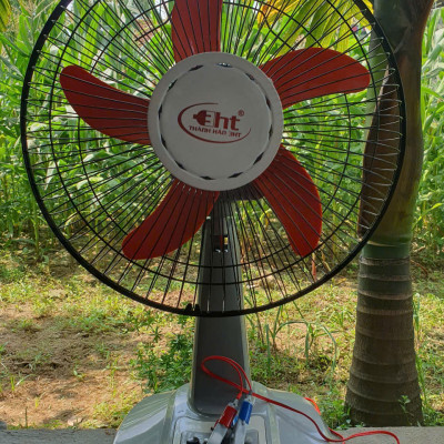 Quạt bàn Kẹp Bình 12V, Có 3 Tốc Độ Gió Khác Nhau, Loại CN B3, Cánh 30cm gió mạnh