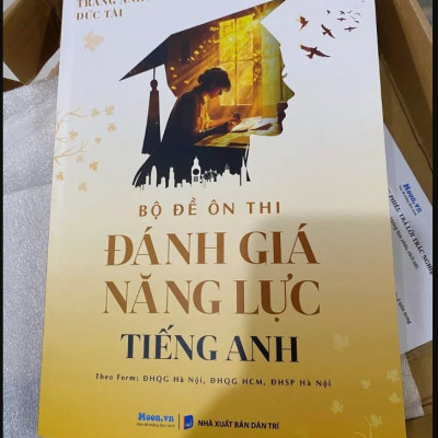 Bộ Đề Ôn Thi ĐGNL Môn Tiếng Anh - MoonBook