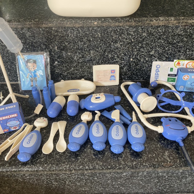 Bộ Đồ chơi bác sĩ cho bé trai gái cao cấp, mô phỏng thiết bị y tế thật