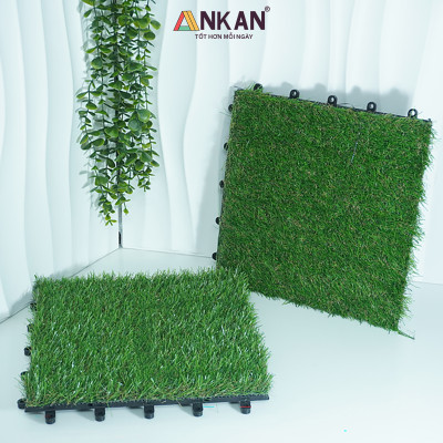 Vỉ Cỏ Nhân Tạo Thương Hiệu ANKAN, Kết Hợp Với Vỉ Gỗ Lót Sàn Để Lót Ban Công, Sân Vườn, Phòng Tập Gym, Khu Resort, Cỏ Nhân Tạo Loại Tốt, An Toàn Cho Trẻ Nhỏ, Hàng Xuất Khẩu