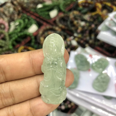 Mặt dây chuyền phật Bà Quan Thế Âm Bồ Tát đá ngọc phỉ thúy