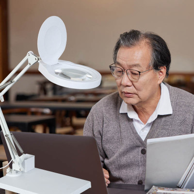 Kính lúp để bàn có đèn TERINO DE-78W (phóng đại 10X và 20X, Led, màu trắng) - Hàng chính hãng