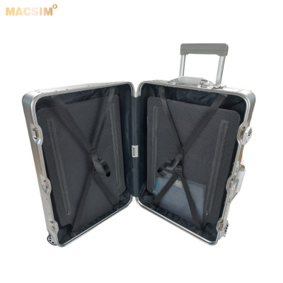 Vali du lịch cao cấp hợp kim nhôm nguyên khối MS1318 Macsim màu đen cỡ 24inches
