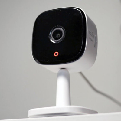 Camera an ninh thông minh Eufy Indoor 2K, tích hợp còi báo động, tương thích Google, Alexa, Homekit, hàng chính hãng phân phối