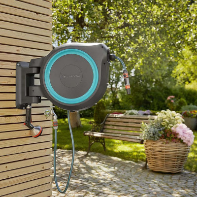 Bộ vòi tưới treo tường dây cuốn tự động 25m Gardena 18620-20