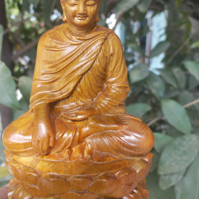 Tượng phật thích ca mâu ni bằng gỗ bách xanh thơm nức kt cao 15×10×8cm 