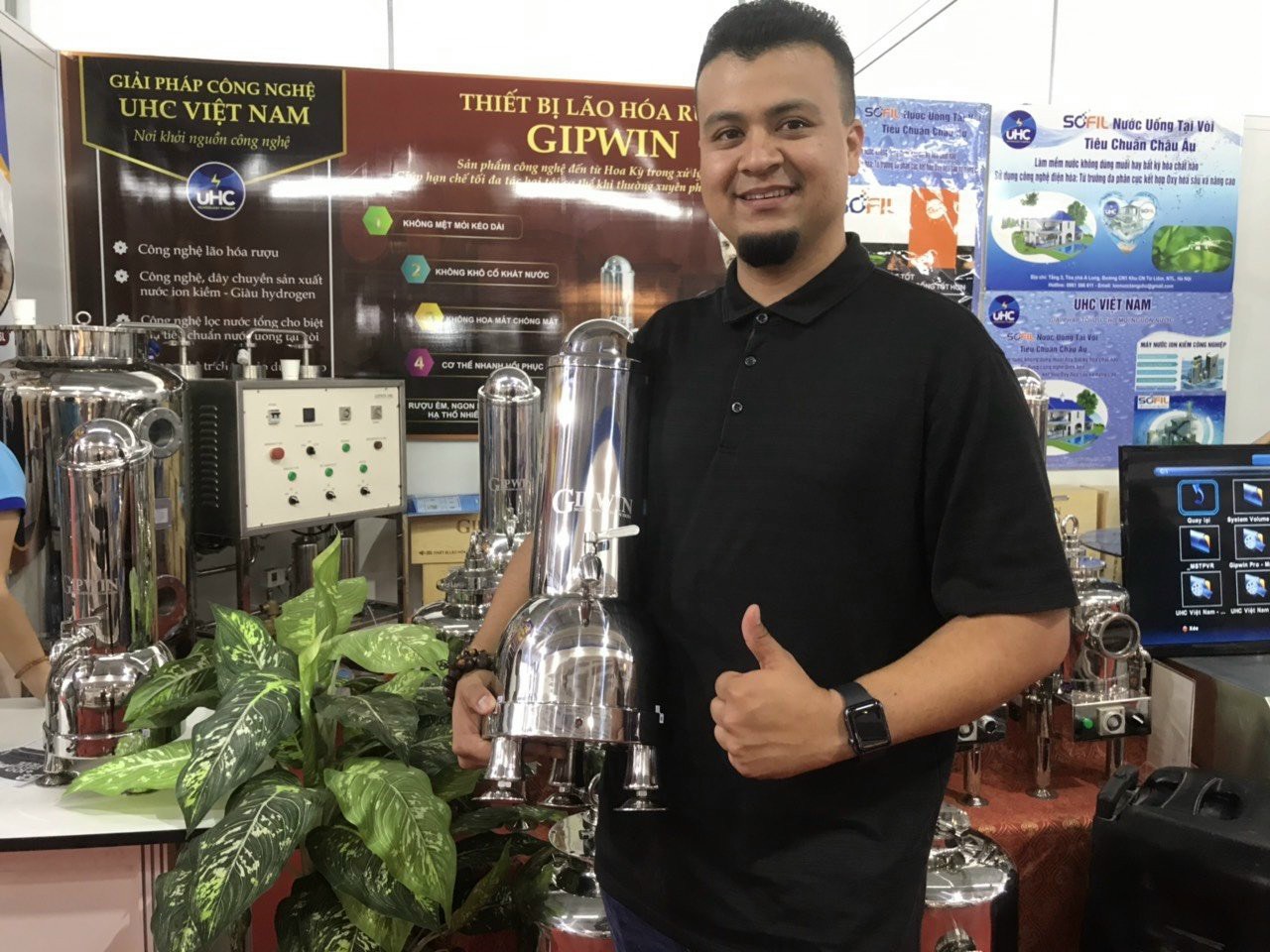 Máy lão hóa rượu và khử độc rượu GIPWIN 1.8L - Hàng chính hãng
