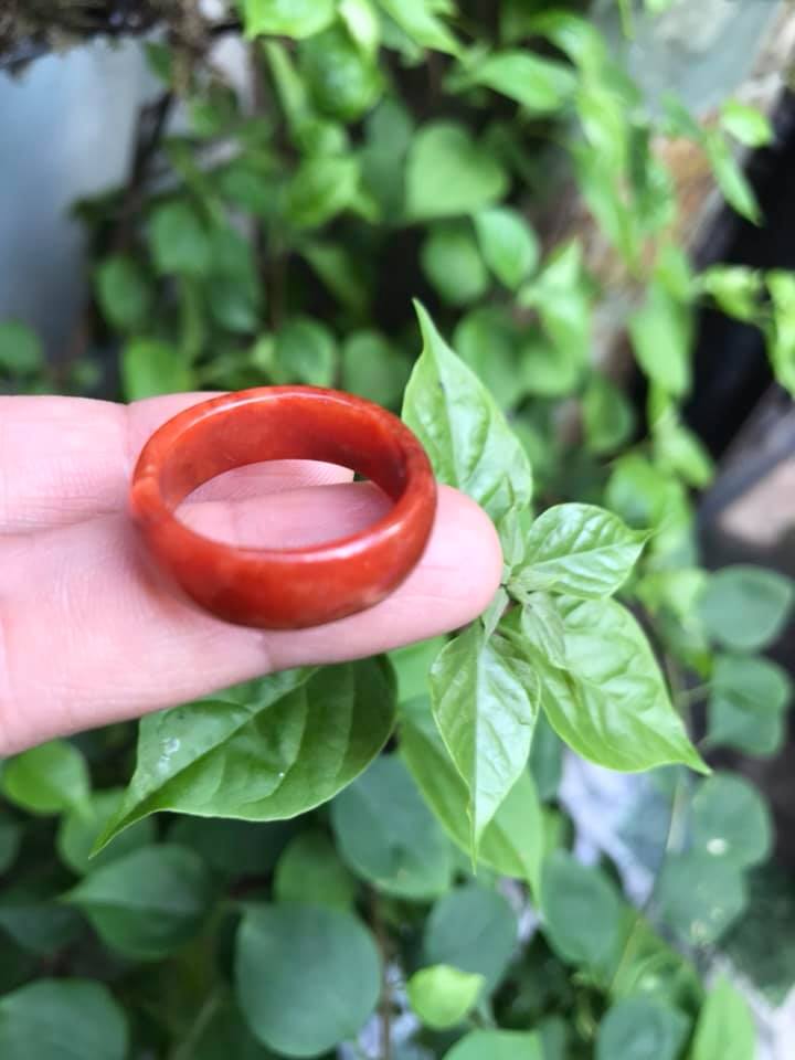 NHẪN ĐEO TAY MÀU ĐỎ 18MM CHẤT LIỆU ĐÁ CẨM THẠCH HỢP NAM MỆNH HỎA THỔ