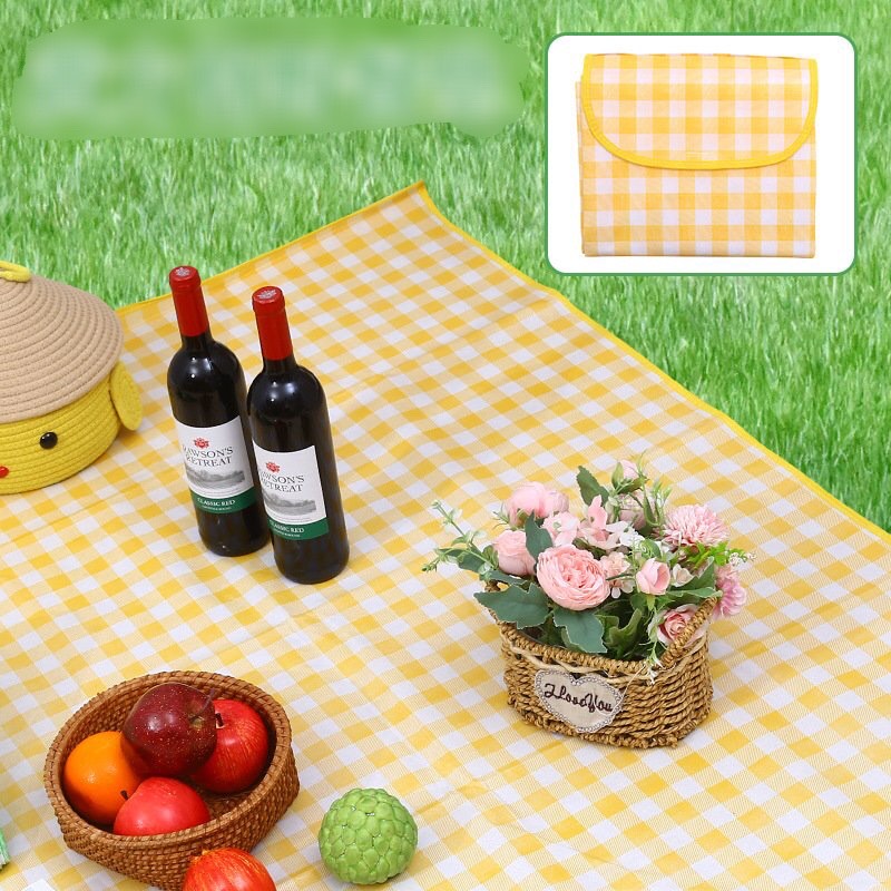 Tấm thảm du lịch dã ngoại gấp gọn , bạt cắm trại cao cấp chống nước ,họa tiết caro màu sắc tươi mới , trang trí nhã nhặn xinh xắn có thể trải làm thảm chơi cho bé rất sạch sẽ nhỏ gọn dễ mang theo mọi nơi
