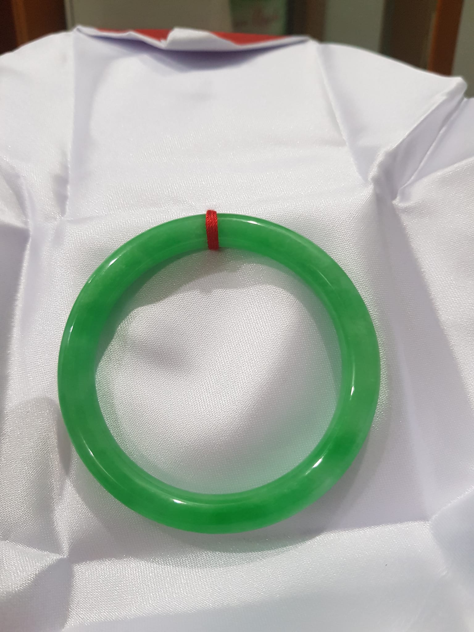 Vòng cẩm thạch Đ Lý 52mm x dầy 7,8mm Vòng màu xanh lá tươi Nữ mệnh Mộc mệnh Hỏa 52kg - 56kg đeo ạ